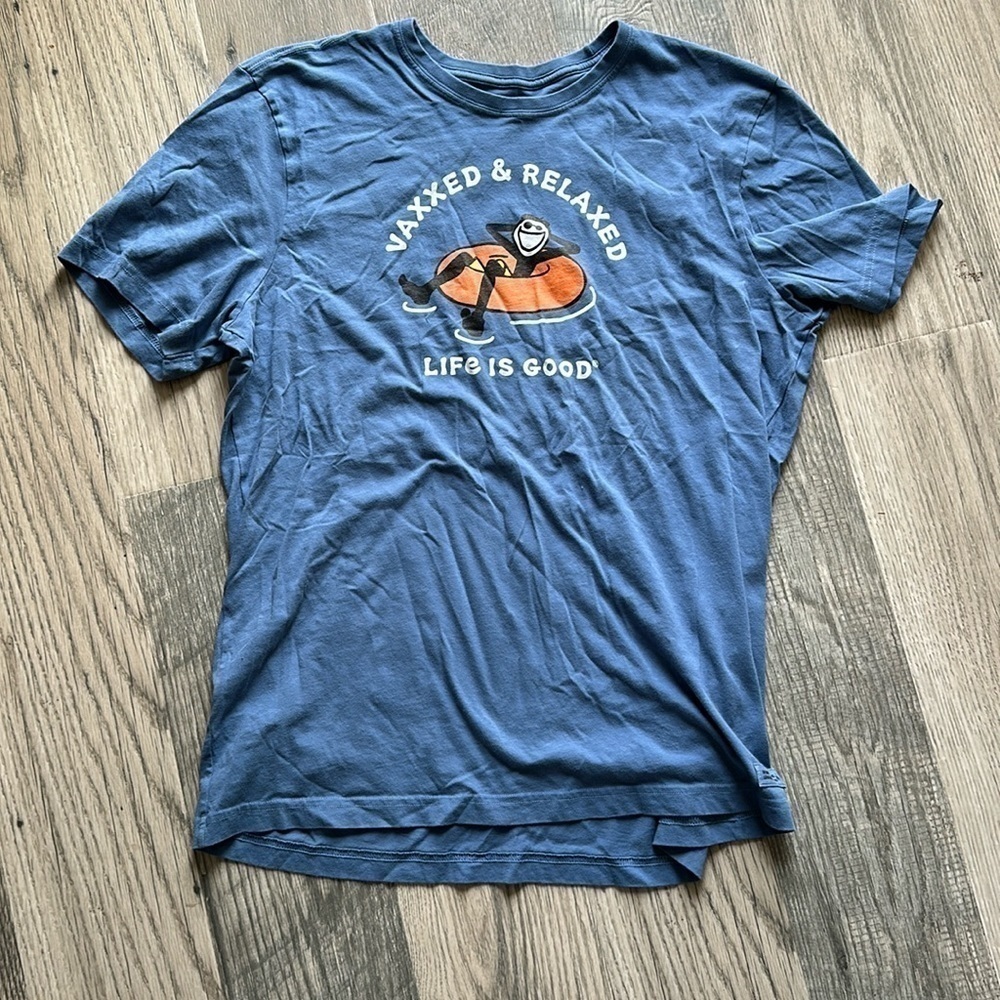 Life is good Vaxxed and relaxed‎ crusher lite t-shirt men’s large